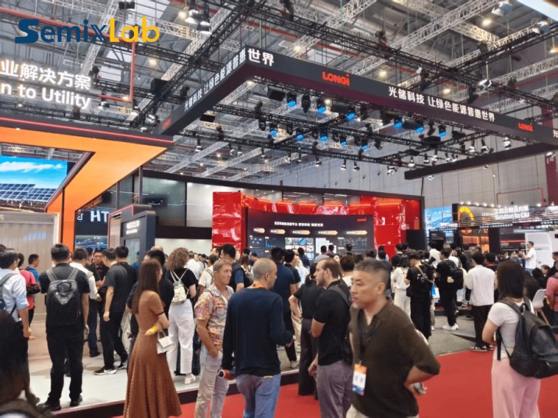 متخصصان Semixlab در مورد راهکارهای اصلی مواد با همتایان صنعتی خود گفتگو می‌کنند